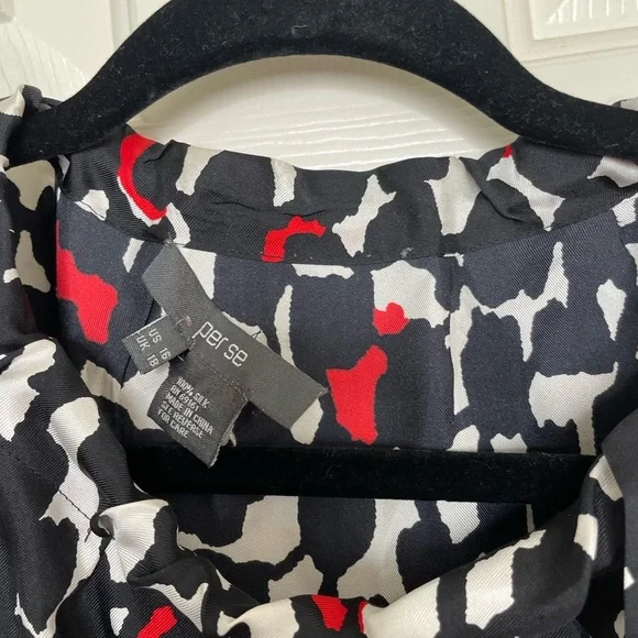 Per se black red and white patterned cinched tie neckline silk blouse | 16 - Picture 8 of 13